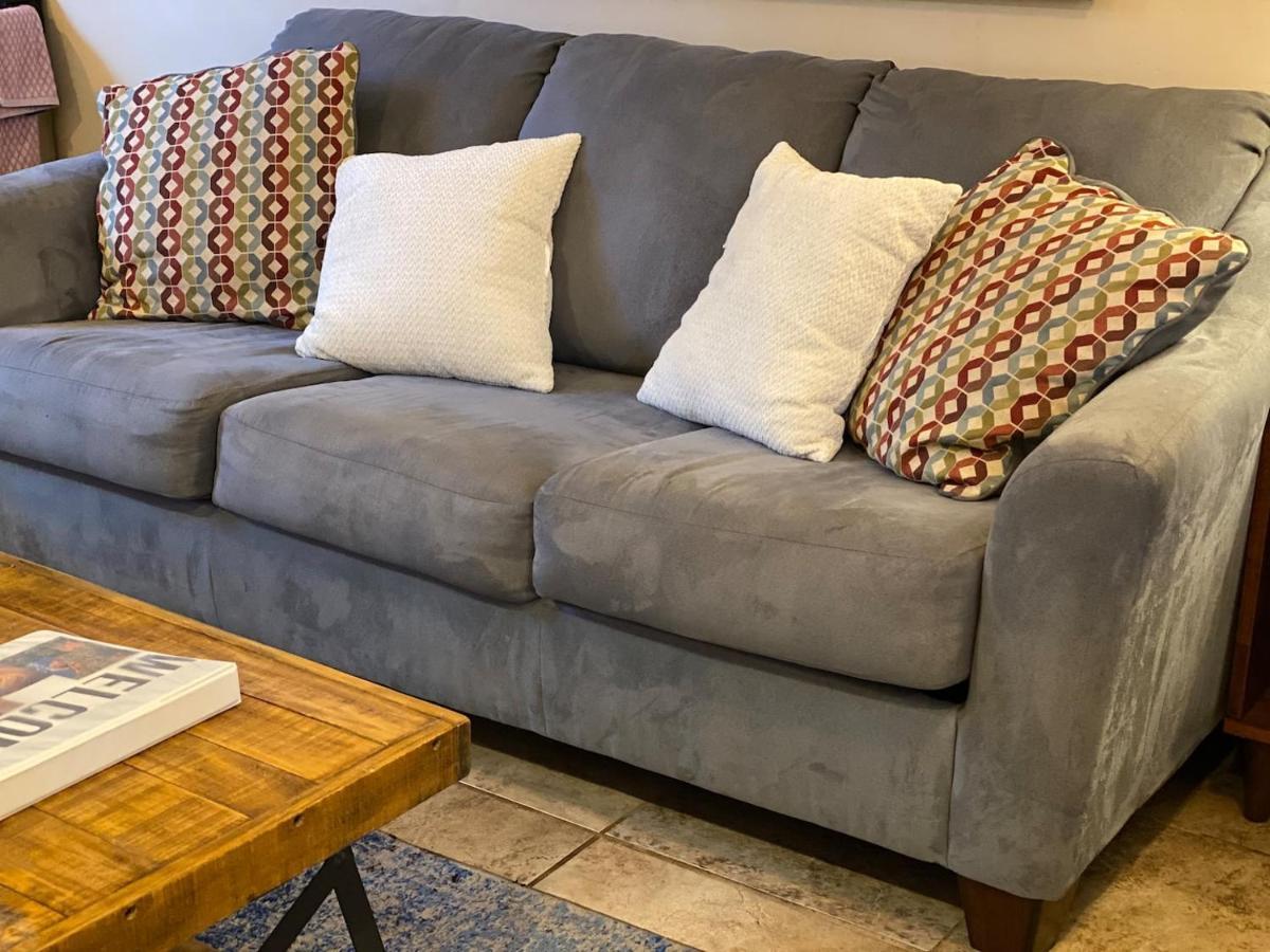 The Flagstone Boutique Inn & Suites Кейнаб Екстериор снимка