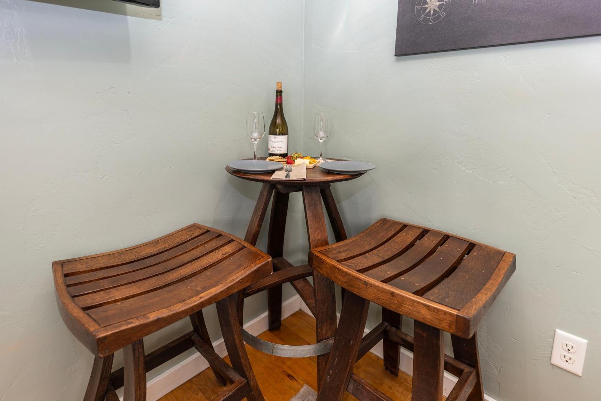 The Flagstone Boutique Inn & Suites Кейнаб Екстериор снимка