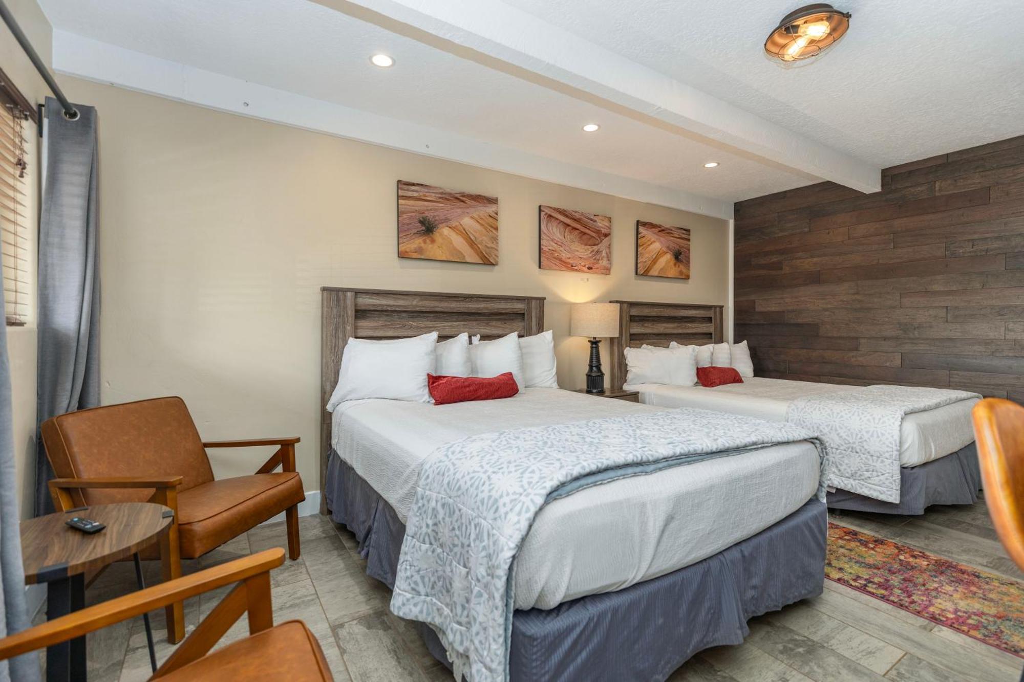 The Flagstone Boutique Inn & Suites Кейнаб Екстериор снимка